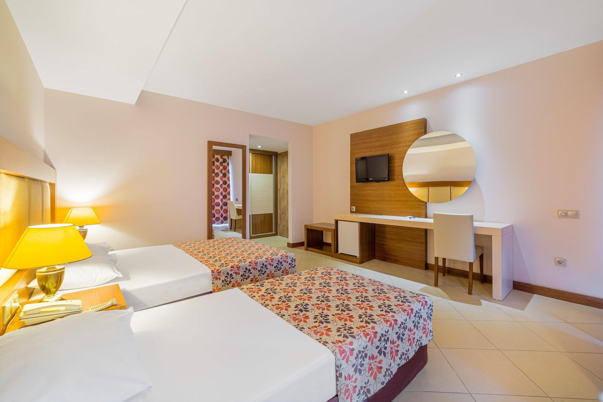 Justiniano Club Alanya Hotel Окурджалар Екстериор снимка
